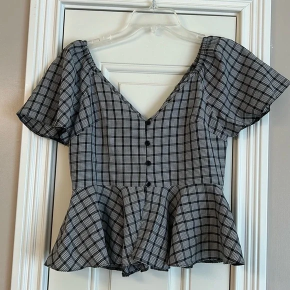 NWOT ASOS gray plaid flutter sleeve and peplum blouse Size 2 - Picture 7 of 7